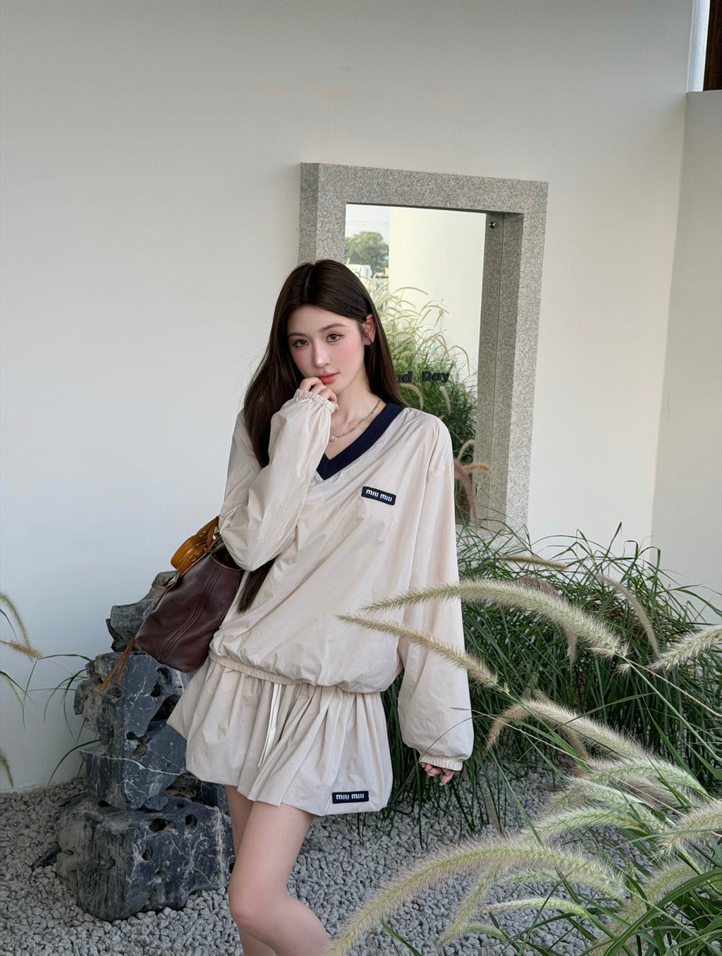 2026 Women's GS Logo V-neck Sweater (FF763)