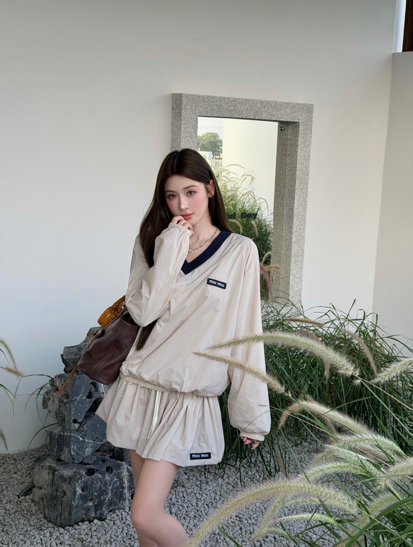2026 Women's GS Logo V-neck Sweater (FF763)