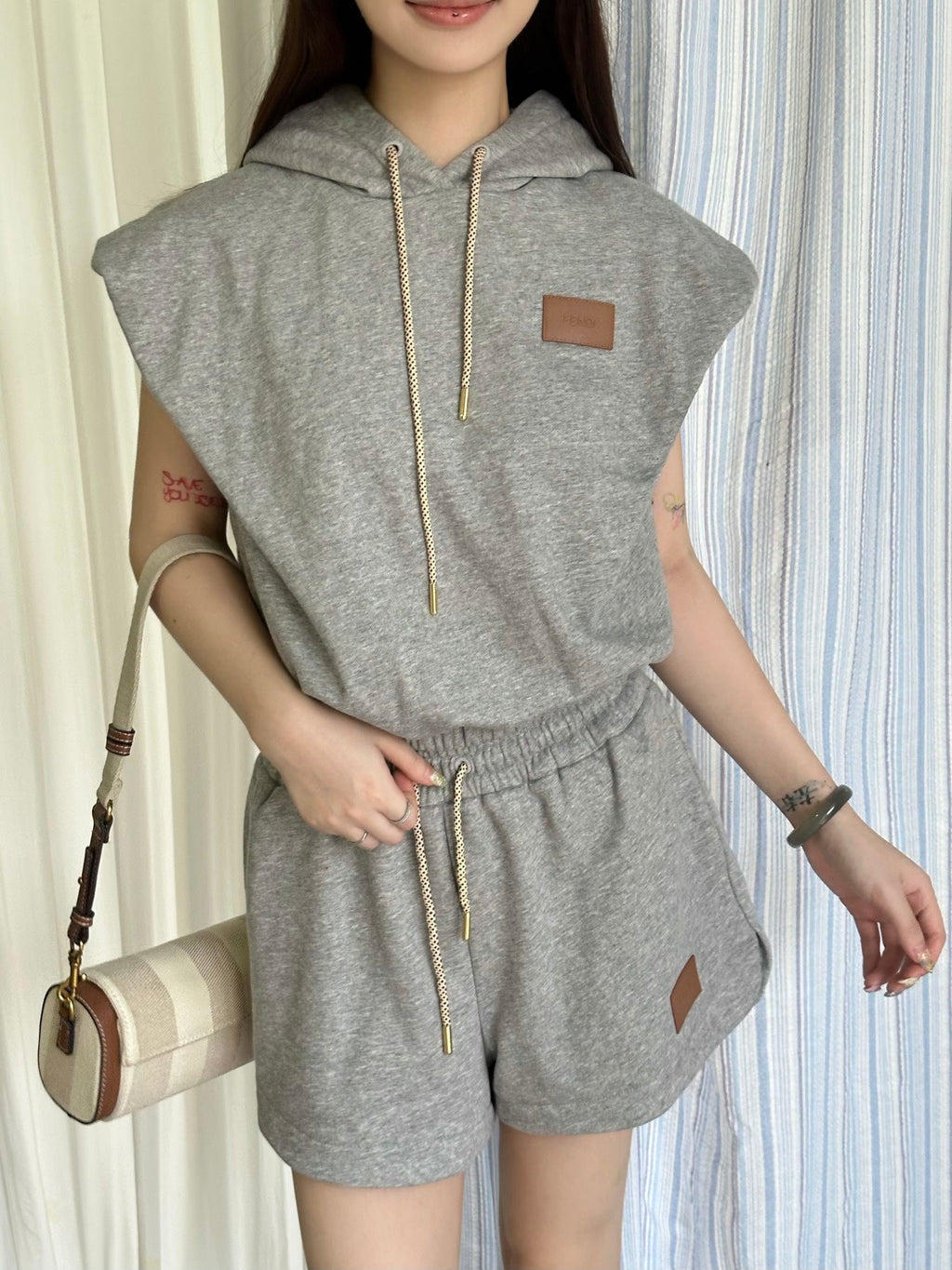 2026 Women's GS Leather Sleeveless Hooded Sweatshirt (EE431)