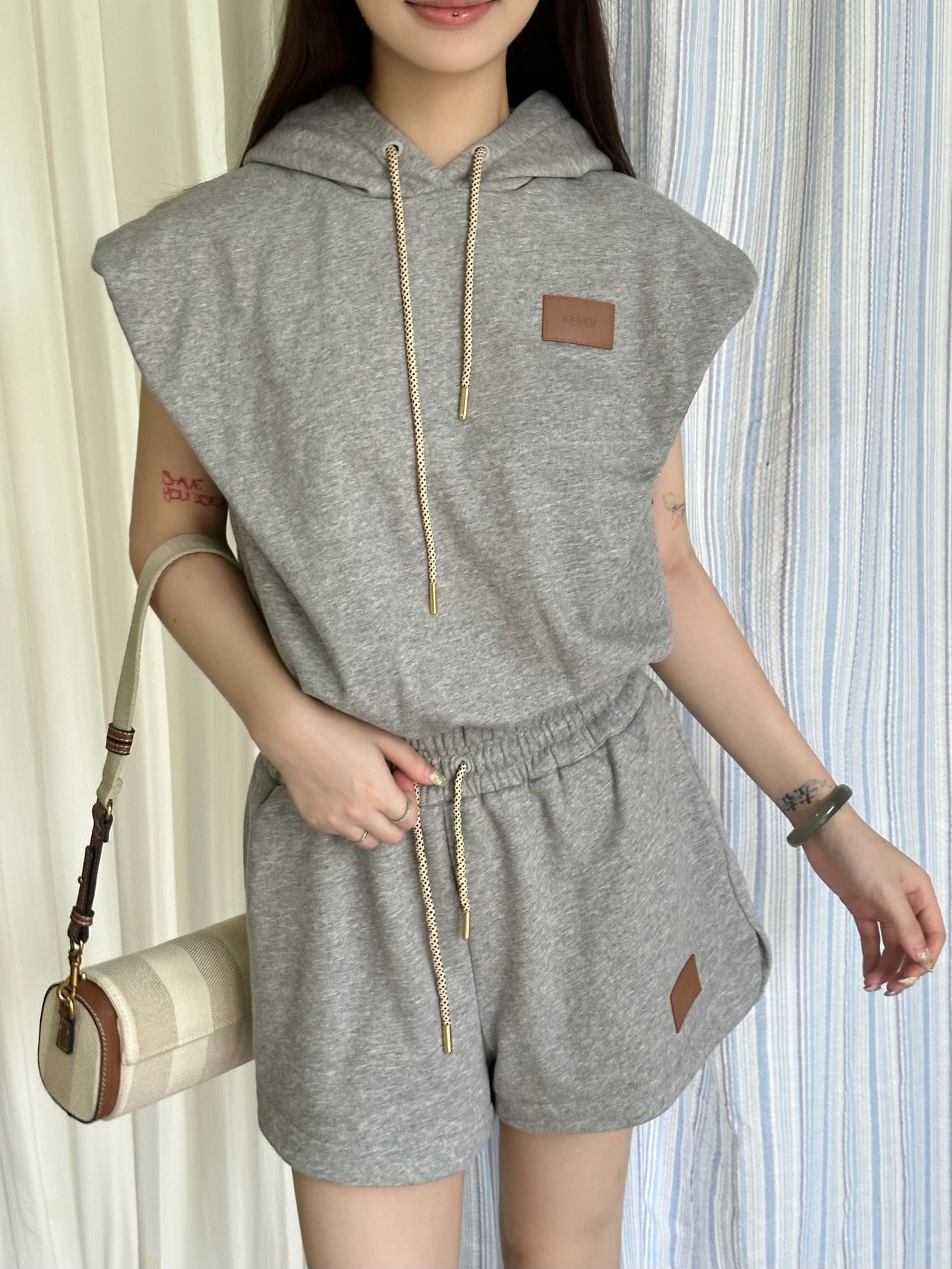 2026 Women's GS Leather Sleeveless Hooded Sweatshirt (EE431)