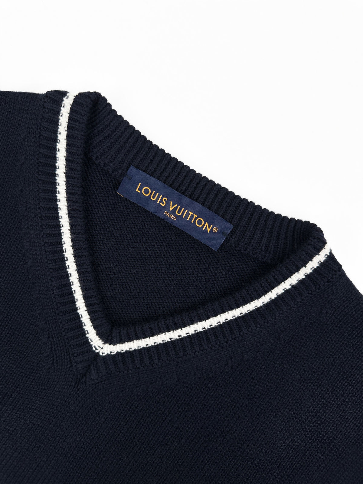 2026 New Model GS Embroidered Twisted Knit V-Neck Sweater (AA675-B25)