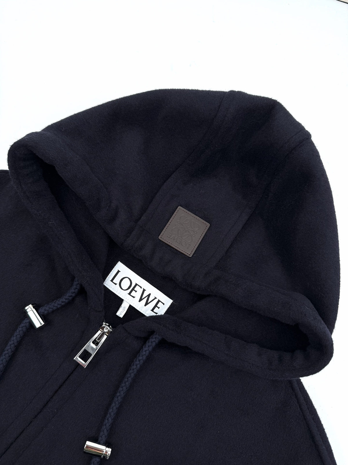 2026 New Style GS Leather Label Hooded Long Coat (25393-D40)