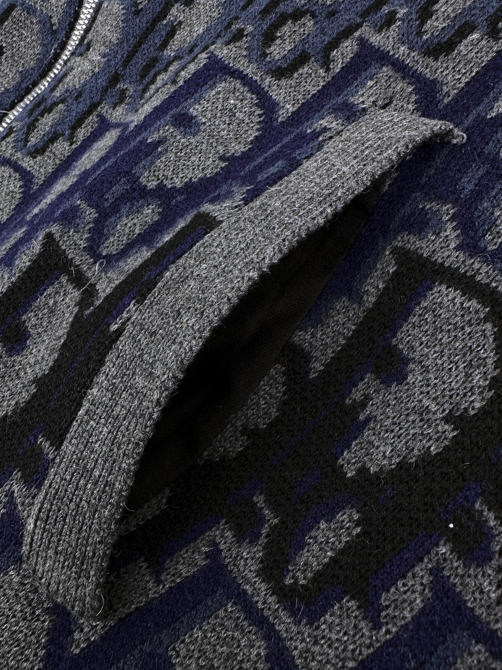 2026 New GS Gradient Full-print Sweater Coat (AA637-C10)